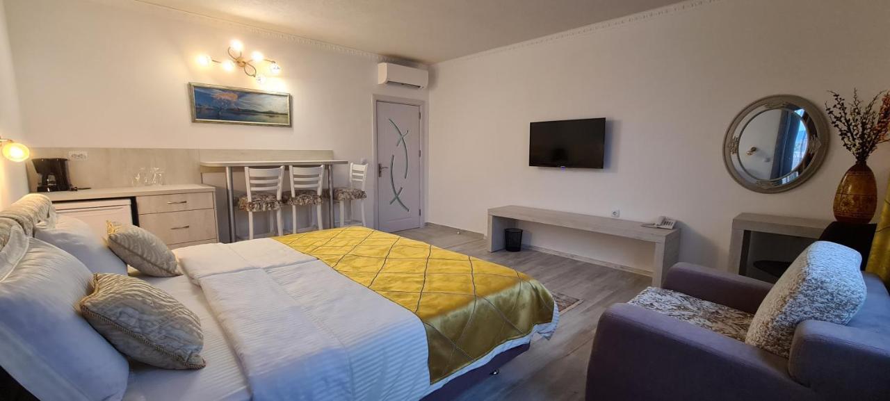 Olympus Plaza 4*